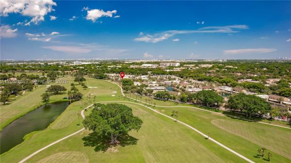 Loch Lomond West, 7020 Crown Gate Dr, Miami Lakes, Florida 33014, image 3
