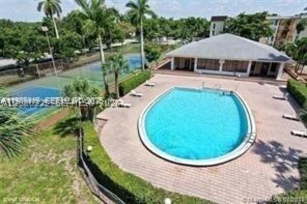 Capri Gardens, 11905 NE 2nd Ave #C204, North Miami, Florida 33161, image 2