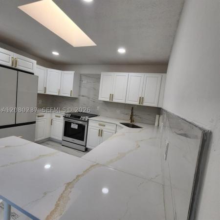 River Oaks, 9088 SW 22nd St #E, Boca Raton, Florida 33428, image 2