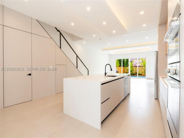 Seawanna, 721 SW 7th Ave, Fort Lauderdale, Florida 33315, image 2