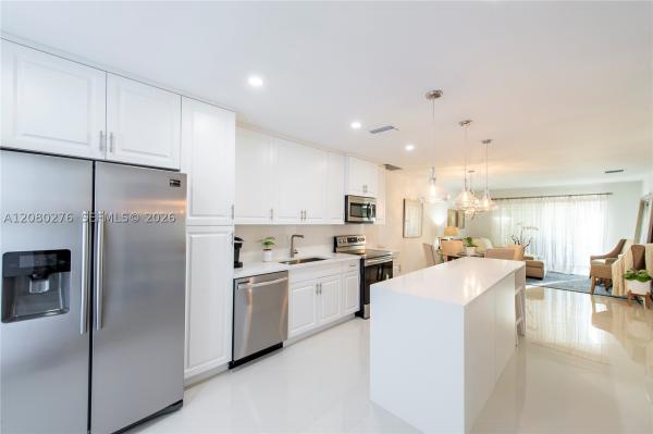 Boca Lakes, 8580 Bella Vista Dr, Boca Raton, Florida 33433, image 2