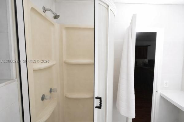 1780 NE 191st St #605-2, Unincorporated Dade County, Florida 33179, image 1