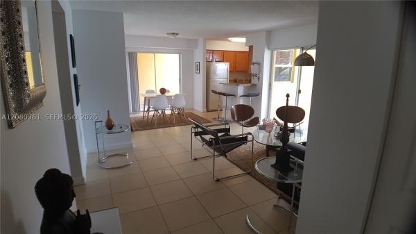 South Palm Place, 7640 Westwood Dr #403, Tamarac, Florida 33321, image 1