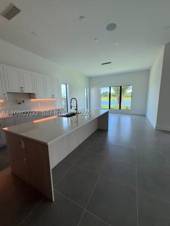 8564 NW 160th Ter, Miami Lakes, Florida 33016, image 2