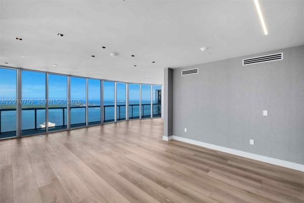 Icon Brickell Tower 1, 465 Brickell Ave #5701, Miami, Florida 33131, image 3