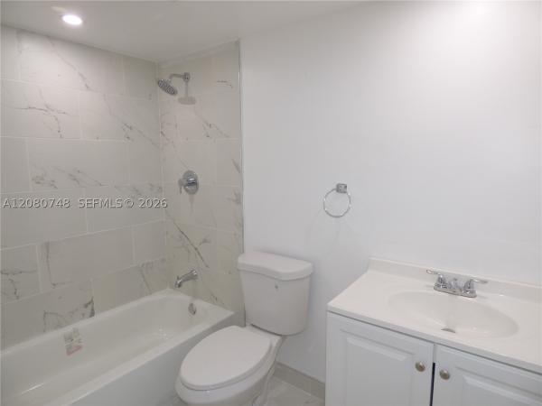 Hollybrook Golf & Tennis Club, 361 S Hollybrook Dr #302, Pembroke Pines, Florida 33025, image 1