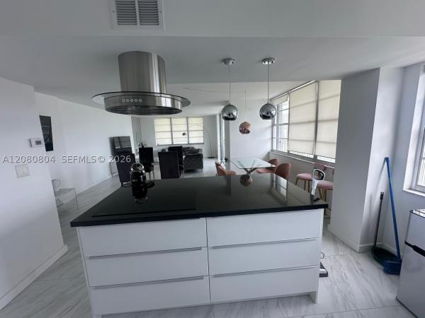 Admirals Port West, 2801 NE 183rd St #1016W, Aventura, Florida 33160, image 2