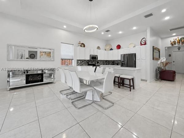 15086 SW 176th Ter, Unincorporated Dade County, Florida 33187, image 3
