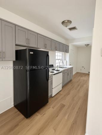 Peters, Miami, Florida 33150, image 3