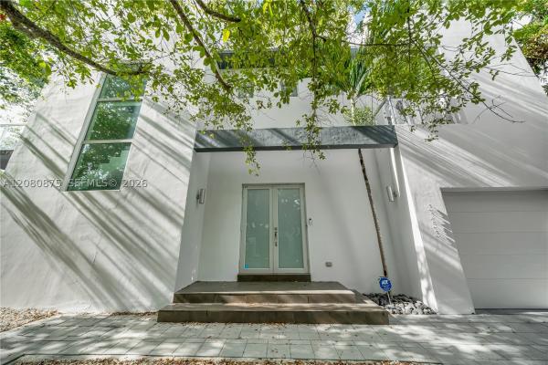 3253 Mcdonald St, Miami, Florida 33133, image 1