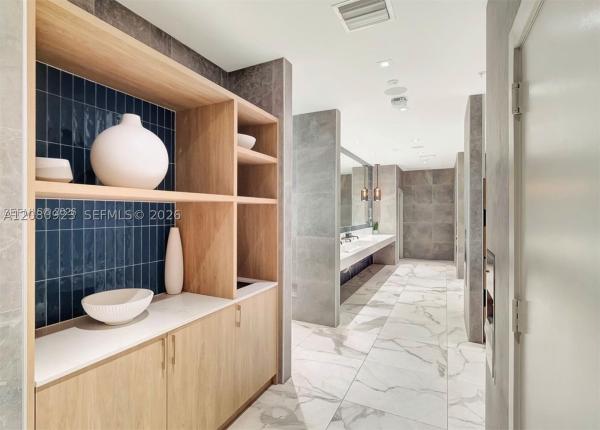 The Ivy At Riverfront, 90 SW 3rd St #2210, Miami, Florida 33130, image 1
