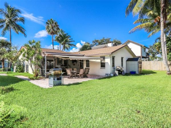 Royal Palm Vista, 635 NE 3rd St, Dania Beach, Florida 33004, image 1