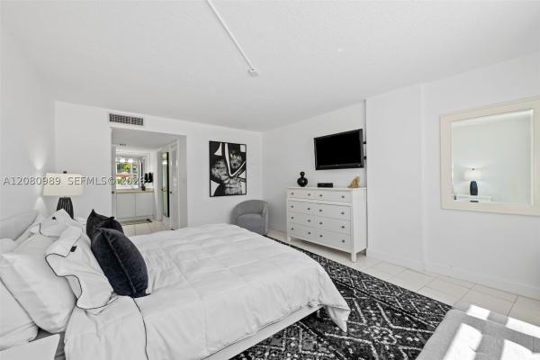 Bermuda House Apartments, 328 N Ocean Blvd #104, Pompano Beach, Florida 33062, image 2