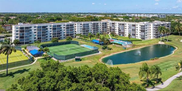 Hollybrook Golf & Tennis Club, 800 S Hollybrook Dr #305, Pembroke Pines, Florida 33025, image 2