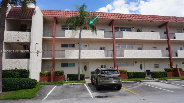 Hollybrook Golf & Tennis Club, 800 S Hollybrook Dr #305, Pembroke Pines, Florida 33025, image 3