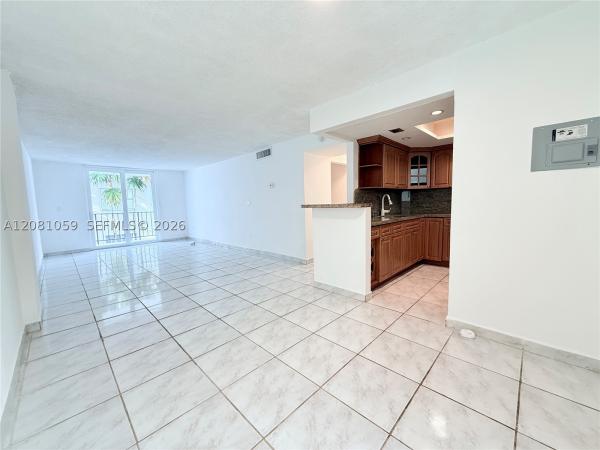 Collins Towers, 720 Collins Ave #204, Miami Beach, Florida 33139, image 2