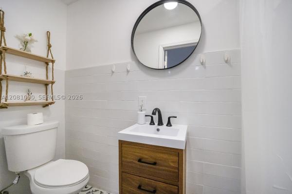 2286 NE 215th St, Unincorporated Dade County, Florida 33180, image 1
