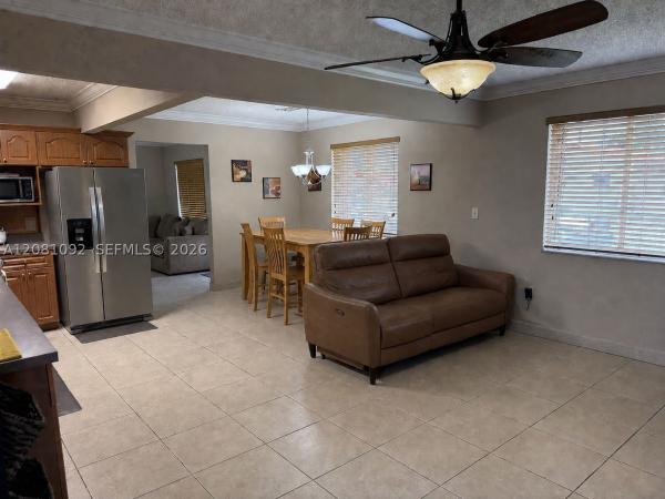 Saratoga Heights, Hialeah, Florida 33013, image 1