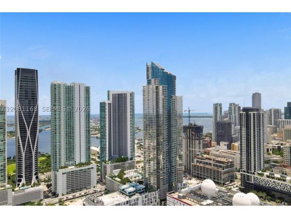 Paramount Miami Worldcenter, 851 NE 1st Ave #3510, Miami, Florida 33132, image 2