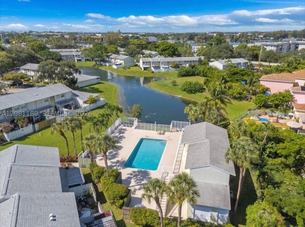 Crystal View Townhomes, 789 Crystal Lake Dr, Deerfield Beach, Florida 33064, image 1
