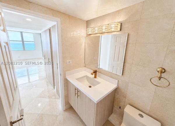 The Pavilion, 5601 Collins Ave #PH-2, Miami Beach, Florida 33140, image 3