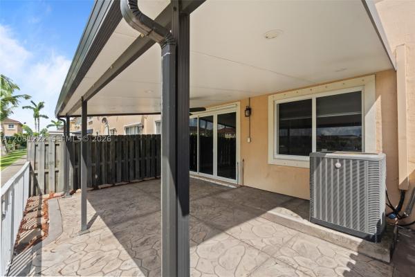 16570 SW 70th St, Unincorporated Dade County, Florida 33193, image 2