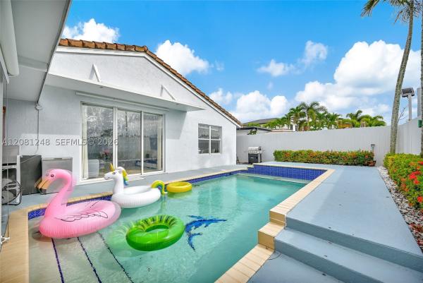 17384 SW 138th Ct, Unincorporated Dade County, Florida 33177, image 2