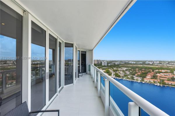 South Tower At The Point, 21055 NE 37th Ave #2807, Aventura, Florida 33180, image 2
