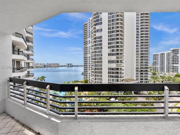 Mystic Pointe Tower 100, 19195 NE 36th Ct #904, Aventura, Florida 33180, image 3