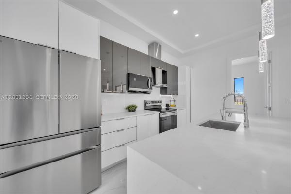 Cape Coral, 2318 NW 30th Ter, Cape Coral, Florida 33993, image 2