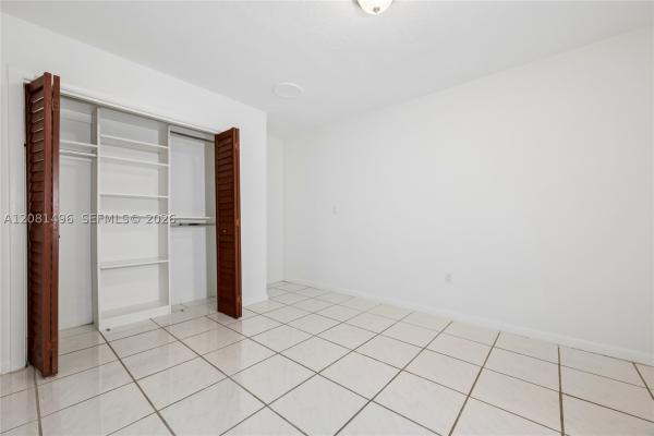 Mundy's Gemini, 2928 Louise St #B, Miami, Florida 33133, image 2