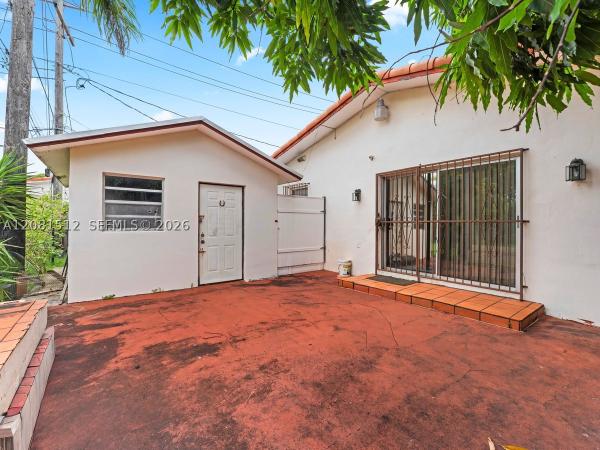 Jay Bob, 4850 NW 6th St, Miami, Florida 33126, image 1