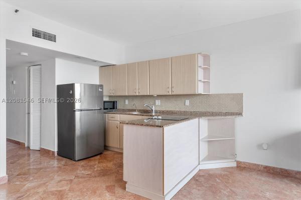 Venetia, 555 NE 15th St #515, Miami, Florida 33132, image 1