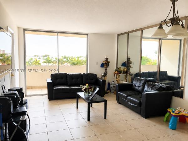 Samari Lake East, 10090 NW 80th Ct #1561, Hialeah Gardens, Florida 33016, image 3