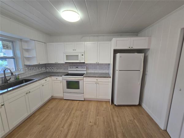 Northwood Hills, 4000 Greenwood Ave, West Palm Beach, Florida 33407, image 1