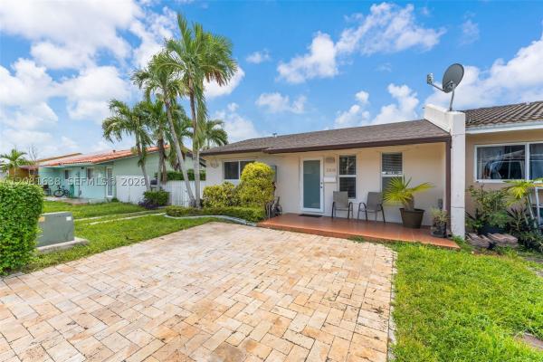 2018 SW 103rd Ct, Unincorporated Dade County, Florida 33165, image 1