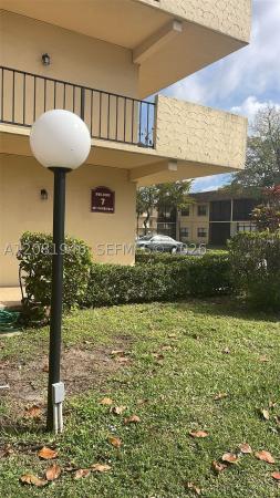 Cambridge House Of Carriage Hills, 301 Cambridge Rd #306, Hollywood, Florida 33024, image 1