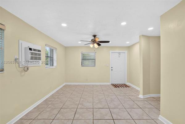 Collier City, 2825 NW 3rd St, Pompano Beach, Florida 33069, image 3