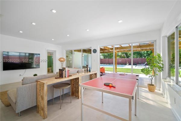 Dixie Gardens, 1360 NE 138th St, North Miami, Florida 33161, image 3