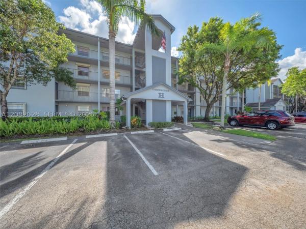 Cambridge At Century Village, 1401 SW 128th Ter #304H, Pembroke Pines, Florida 33027, image 3