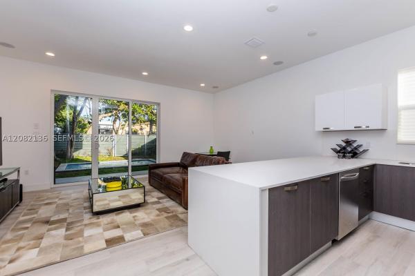 2873-2875 SW 33 Ct, 2875 SW 33rd Ct, Miami, Florida 33133, image 3