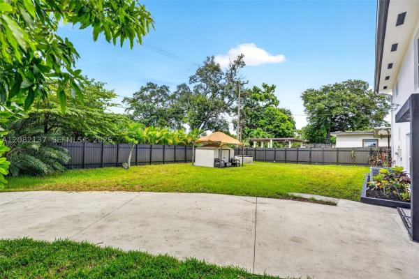 701 NE 164th St, Unincorporated Dade County, Florida 33162, image 2