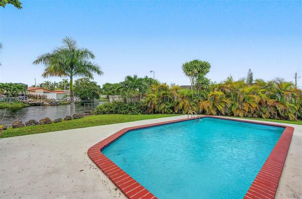 10711 SW 70th St, Unincorporated Dade County, Florida 33173, image 3