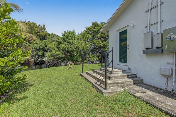 10711 SW 70th St, Unincorporated Dade County, Florida 33173, image 2