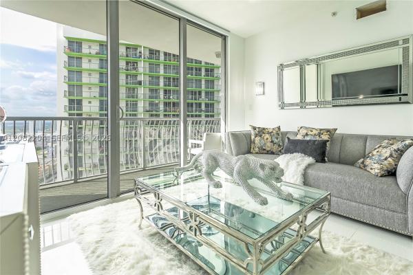 Opera Tower, 1750 N Bayshore Dr #3211, Miami, Florida 33132, image 2