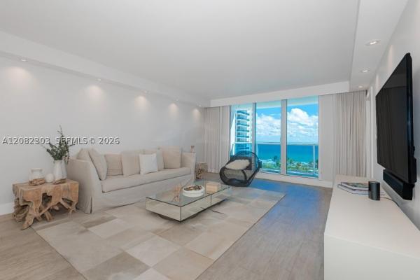 Roney Palace, 2301 Collins Ave #738, Miami Beach, Florida 33139, image 3