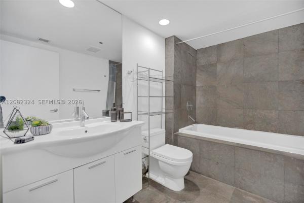 Icon Brickell Tower 1, 475 Brickell Ave #5010, Miami, Florida 33131, image 1