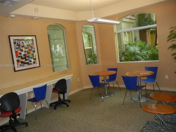 Valencia, 6001 SW 70th St #324, South Miami, Florida 33143, image 1