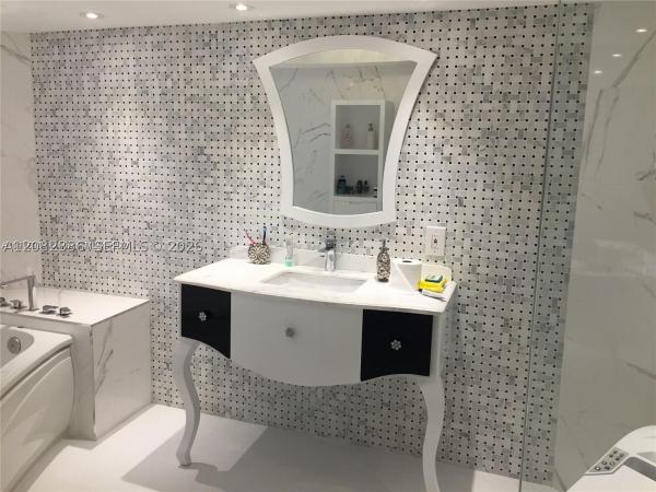Oceania 3, 16485 Collins Ave #538, Sunny Isles Beach, Florida 33160, image 3