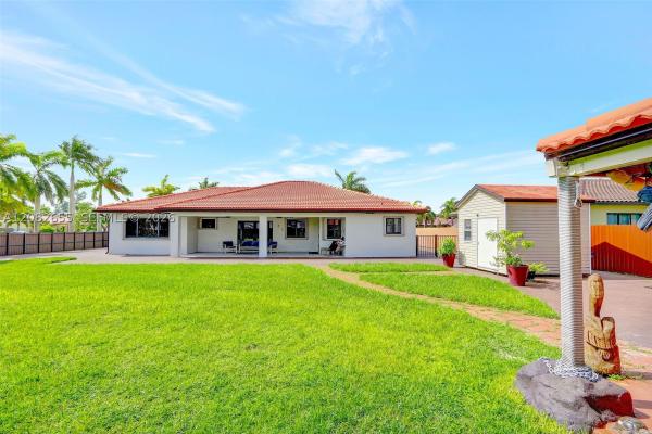 13203 SW 205th Ln, Unincorporated Dade County, Florida 33177, image 2